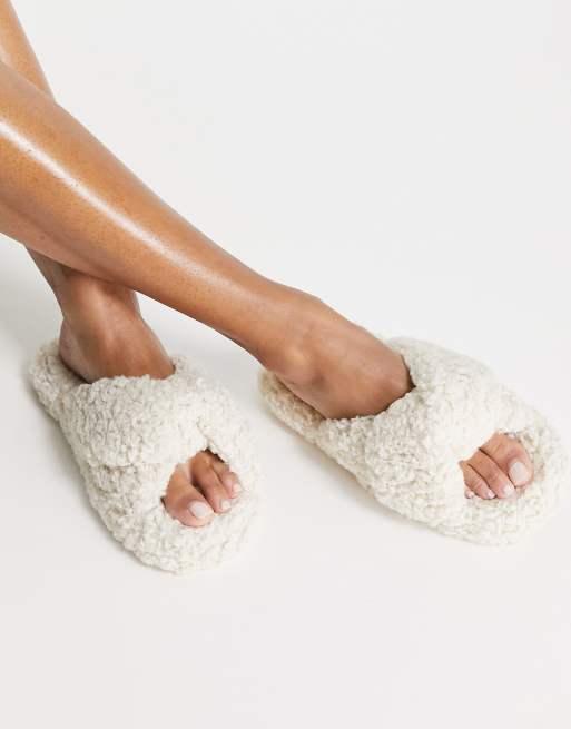 ASOS DESIGN - Zeve - Cremehvide slider-hjemmesko med snoede remme i imiteret lammeskind, 3 af 4