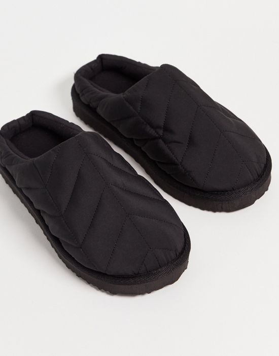 https://images.asos-media.com/products/asos-design-zhen-sporty-padded-slippers-in-black/202363593-1-black?$n_550w$&wid=550&fit=constrain