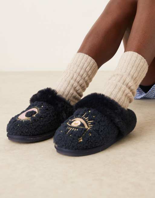 ASOS DESIGN - Zibby - Pantoffels met hemelse borduursels in marineblauw, 3 van 4