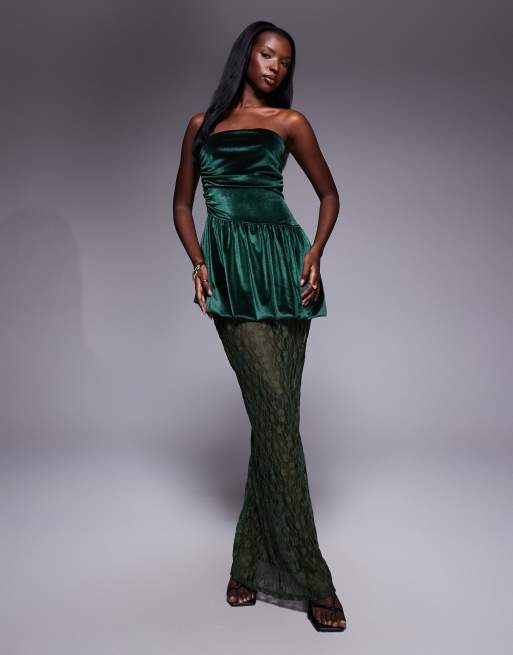 ASOS DESIGN – Zielona aksamitna sukienka midi bez ramiączek z baskinką i koronkową spódnicą
