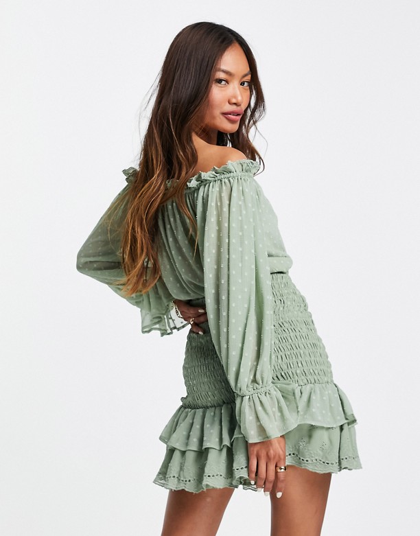  Bardzo Tani ASOS DESIGN – Zielona marszczona sukienka mini z materiału dobby z odsłoniętymi ramionami Khaki