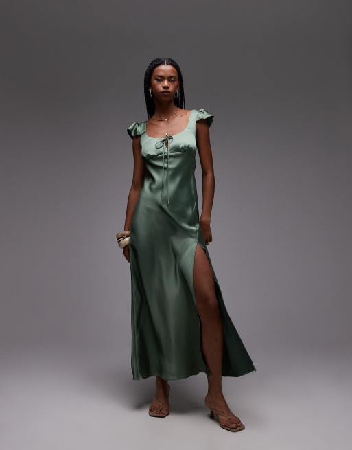 ASOS DESIGN – Zielona satynowa sukienka maxi z dekoltem w kształcie litery U i rozkloszowanymi rękawami