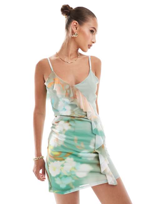 ASOS DESIGN – Zielona siateczkowa sukienka mini z falbanką w kwiatowy wzór