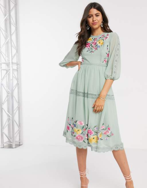 ASOS DESIGN – Zielona sukienka midi skater z haftowanym wzorem z koronkowym wykończeniem i bufkami