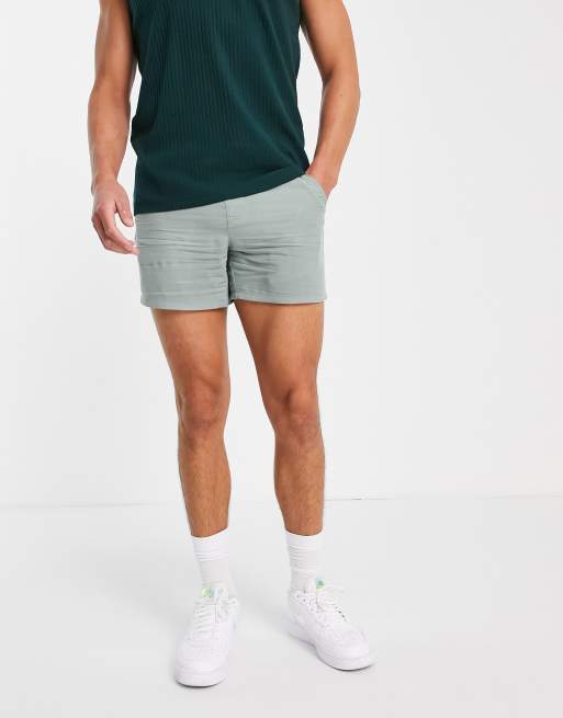ASOS DESIGN – Zielone lekkie dopasowane szorty o krótszym fasonie 