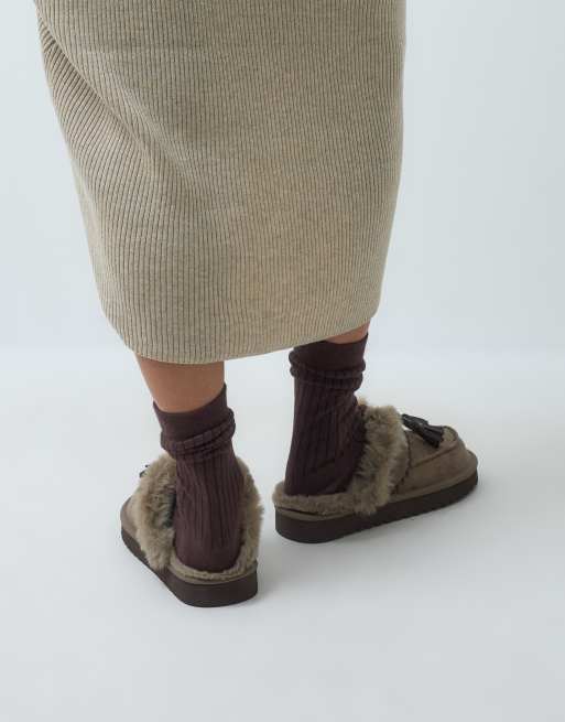 ASOS DESIGN Ziggy tofflor med tofsdetalj i taupe suedette, 3 av 4