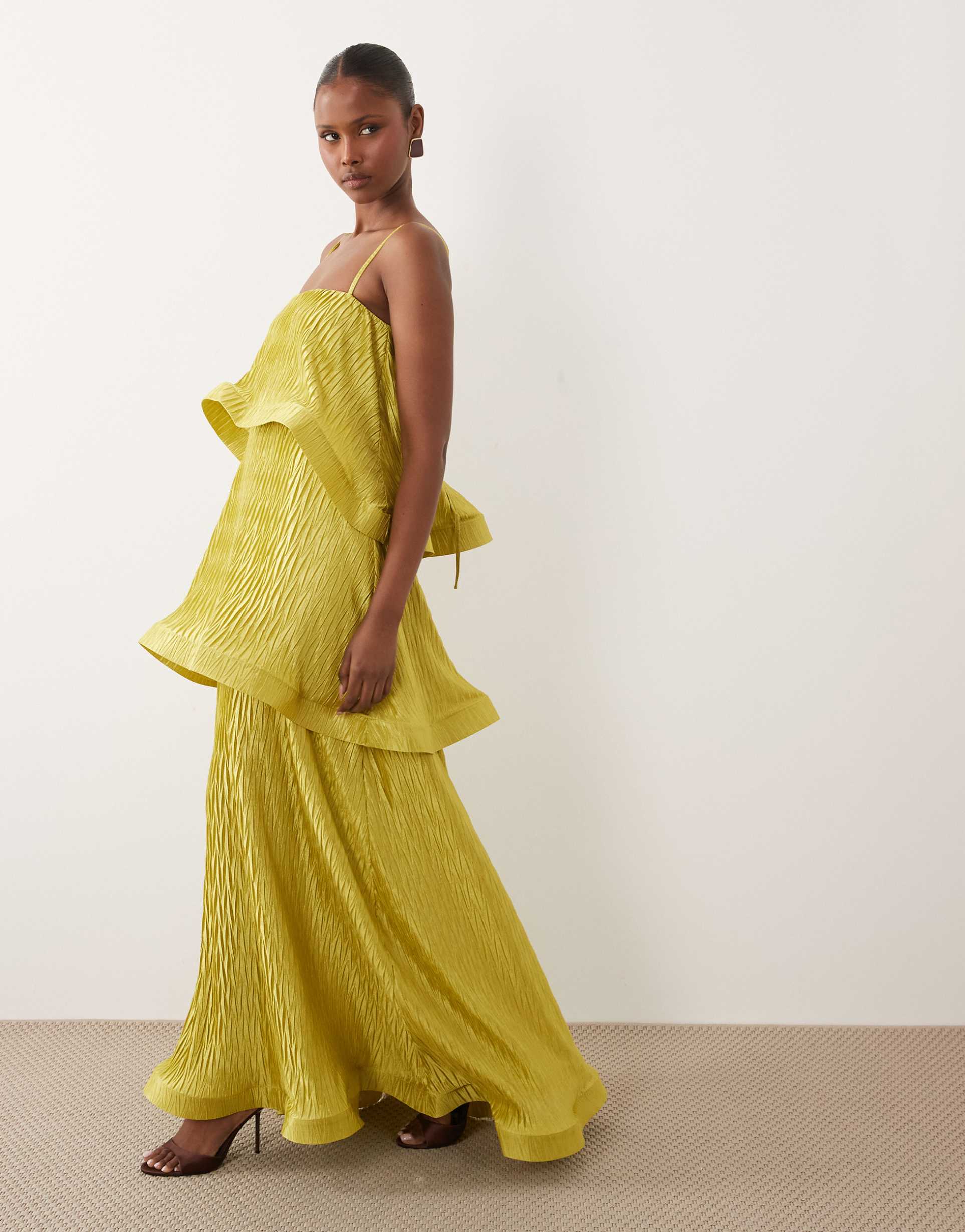 asos design zigzag plisse tiered trapeze maxi dress in lime