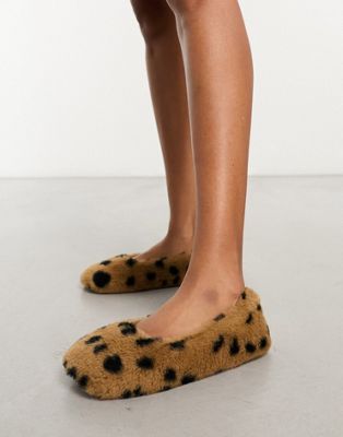 ASOS DESIGN Zikkie ballet slippers in spot - ASOS Price Checker