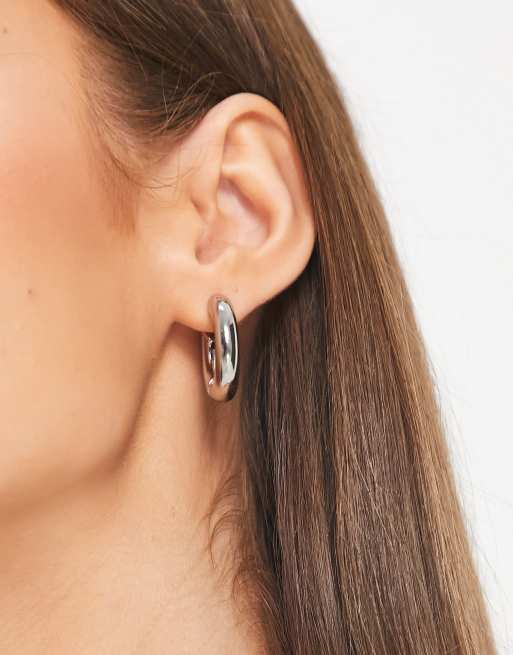 ASOS Design - Zilver vergulde oorbellen van 20 mm met omklapgrendel, 4 van 4