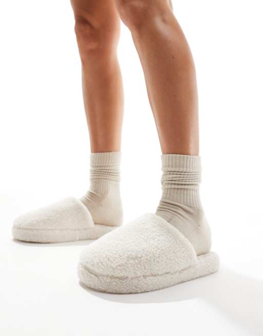 ASOS DESIGN - Zina - Chaussons à bout fermé en imitation peau de mouton - Crème, 4 de 4