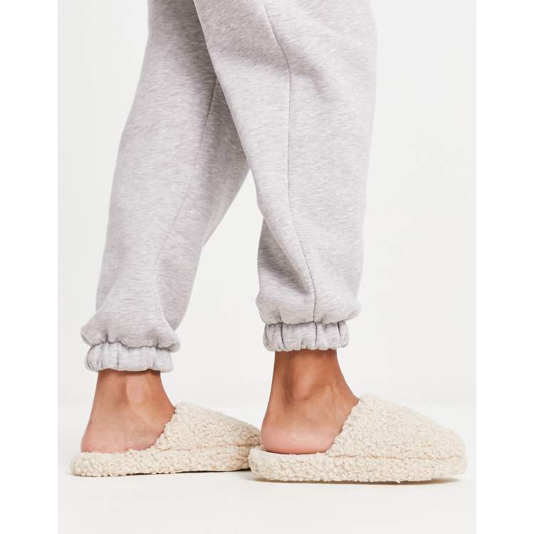 Closed toe best sale slip on slippers