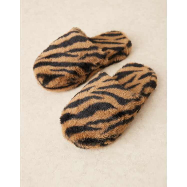 ASOS DESIGN Zina Pantofole con stampa tigrata e punta chiusa