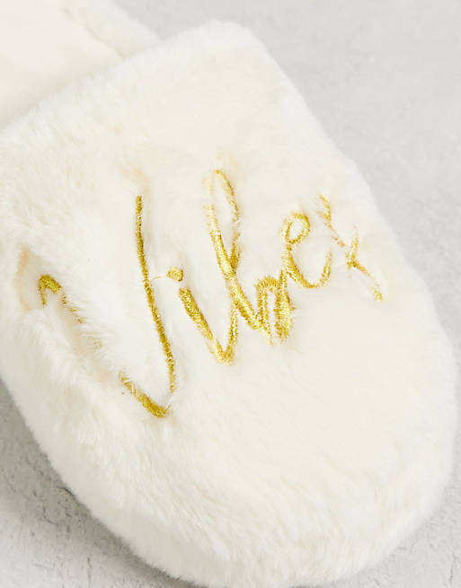 Pantofole crema con punta chiusa e scritta "Cosy Vibes" Asos Donna Abbigliamento Abbigliamento per la notte Loungewear Zina 