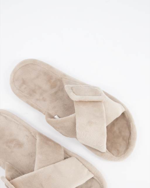 ASOS DESIGN - Zine - Chaussons style mules en fausse fourrure - Vison, 2 de 4