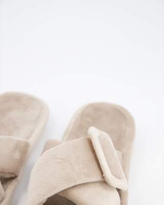 fur sliders slippers