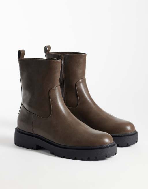 ASOS DESIGN zip up boots with cleated sole in brown, 2 of 4