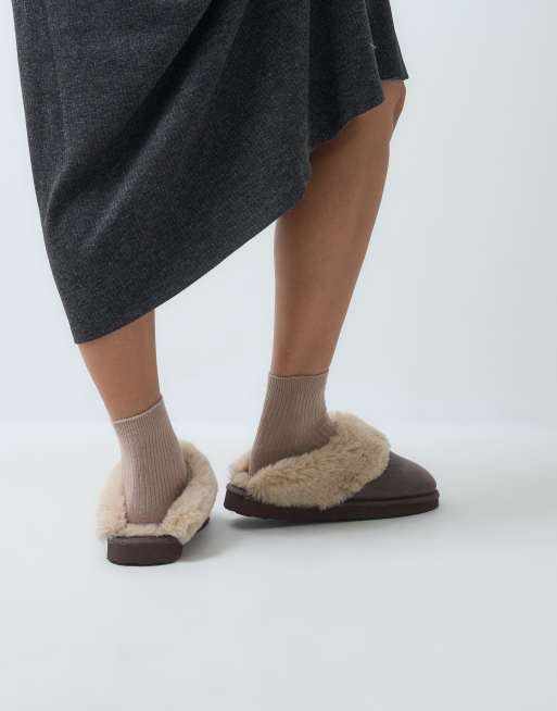 ASOS DESIGN Zippy cuffed closed toe slipper in chocolate suedette, 2 of 4