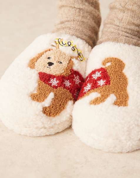 ASOS DESIGN – Zizi – Gräddvita tofflor i teddy med broderad cavapoo - view 1