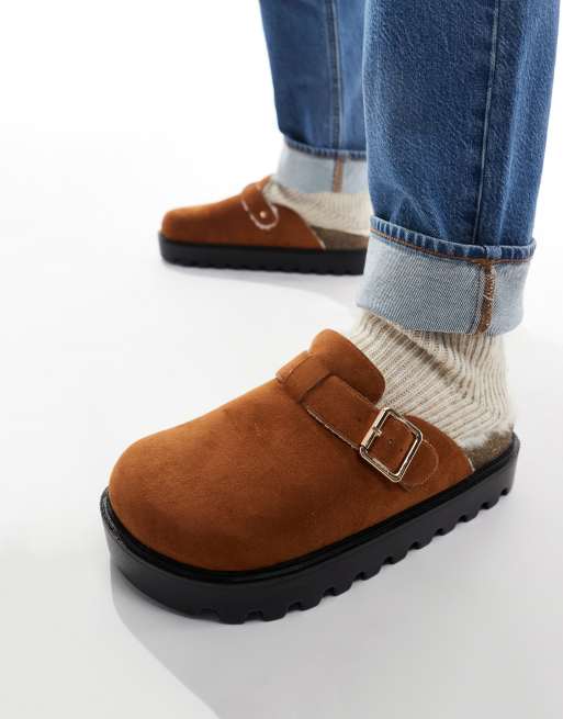 ASOS DESIGN - Zoccoli sabot color cuoio con interno in pelliccia sintetica, 4 di 4