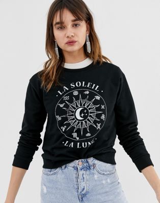 ASOS DESIGN – Zodiakmönstrad sweatshirt i oversize-modell-Svart