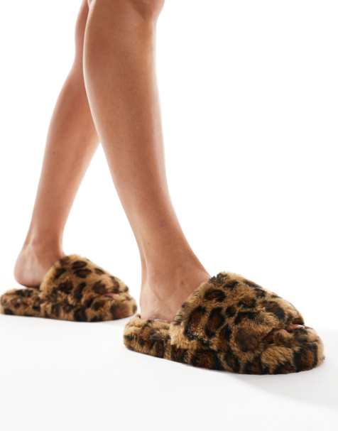 ASOS DESIGN – Zofia – Kapcie klapki ze sztucznego futra w cętki - view 1