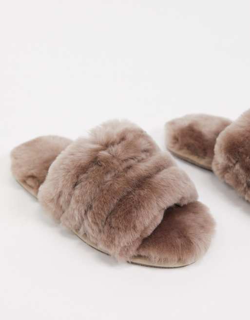 ASOS DESIGN – Zola – Brązowoszare kapcie premium z owczej skóry