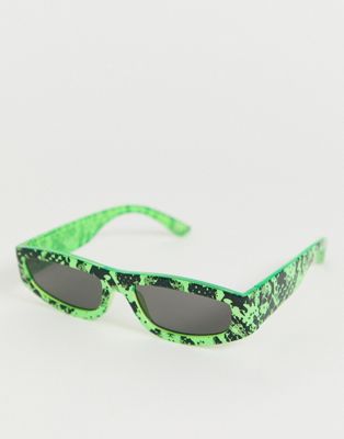 ASOS DESIGN - Zonnebril met zonneklep en platte bovenkant, met hoekige glazen in neon slangenprint-Groen