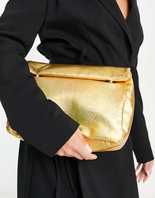 ASOS DESIGN – Złota opalizująca kopertówka ze zwijaną górną częścią 
