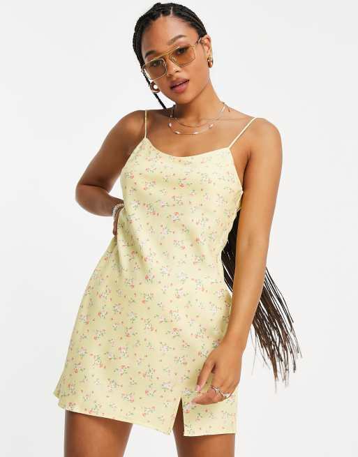ASOS DESIGN – Żółta sukienka mini na ramiączkach w kwiaty 
