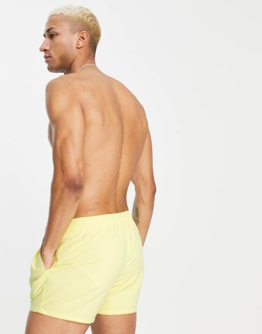 ASOS DESIGN – Żółte szorty kąpielowe o skróconej długości, 4 z 4