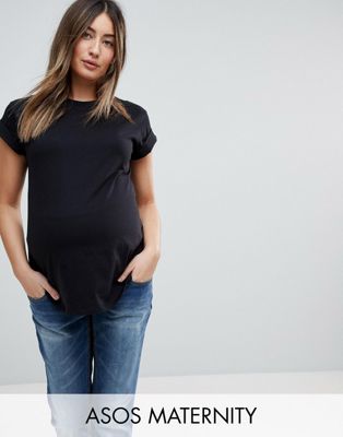 ASOS DESIGN - Zwangerschapskleding - T-shirt in boyfriend-fit met opgerolde mouwen en een gebogen zoom, in zwart