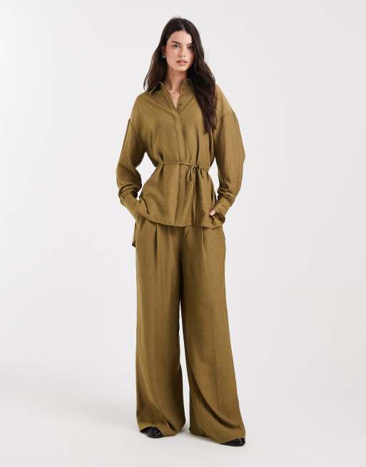 ASOS DESIGN – Zweifach gebundene Hemdbluse in Olivgrün mit gewickelter Vorderseite, Kombiteil, 2 von 4
