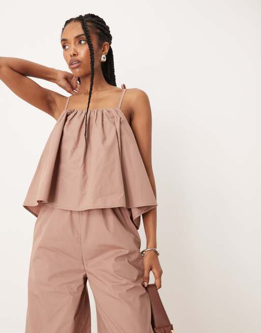 ASOS DESIGN – Zweilagiger Multiway-Jumpsuit in Taupe mit weitem Bein, 2 von 4
