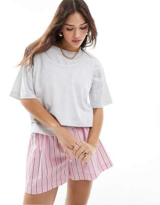 ASOS DESIGN - Zweilagiges, kastiges T-Shirt in meliertem Grau