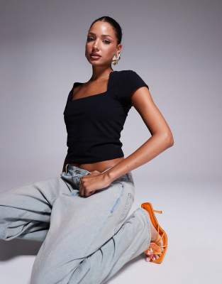ASOS DESIGN - Zweilagiges Oberteil in Schwarz mit eckigem Ausschnitt und Flügelärmeln