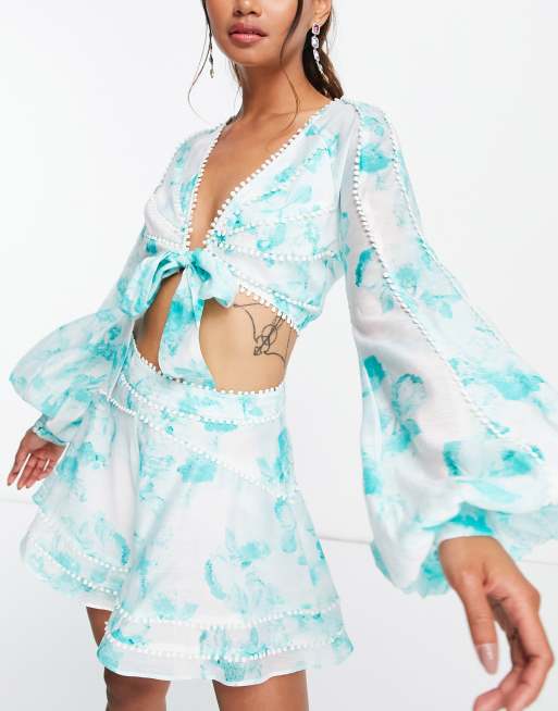 ASOS DESIGN - Zwierige voile short met bloemenprint en kanten rand, deel van co-ord set