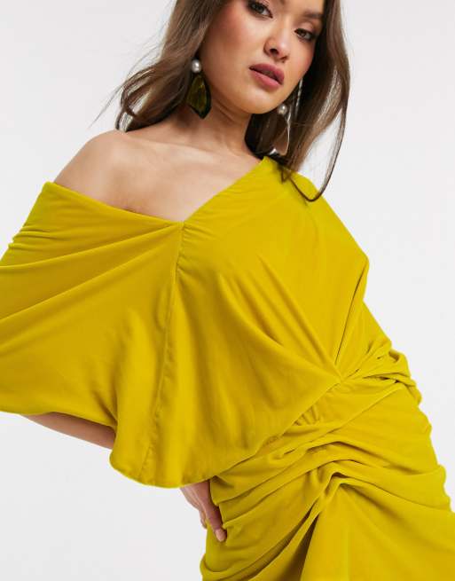 ASOS EDITION – Aksamitna niesymetryczna sukienka midi z drapowaniem, 3 z 4