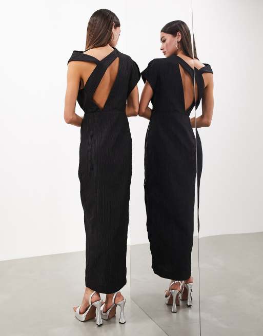 ASOS EDITION – Auffälliges, ärmelloses Maxikleid in strukturiertem Schwarz mit hohem Kragen, 2 von 4