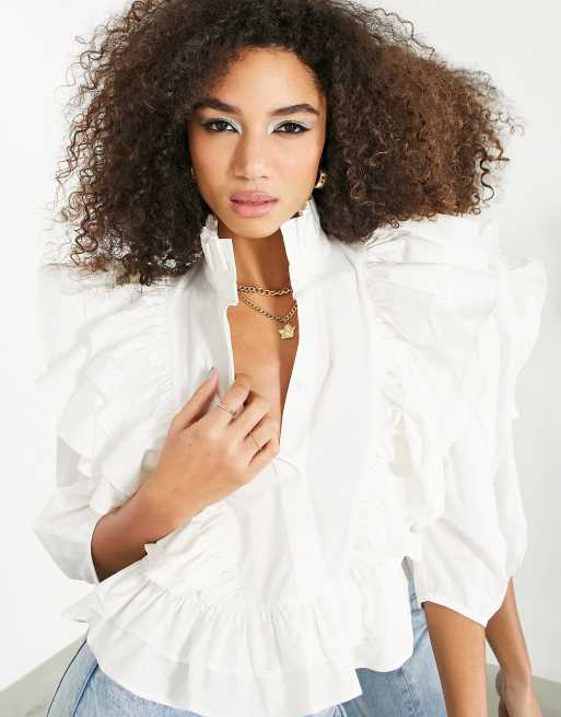 ASOS EDITION – Biała koszula z wysokim dekoltem i falbanką, 4 z 4