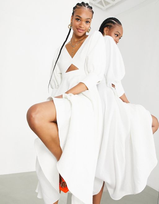 ASOS Edition – Biała teksturowana sukienka midi z obszernymi rękawami z  obcisłymi mankietami | ASOS