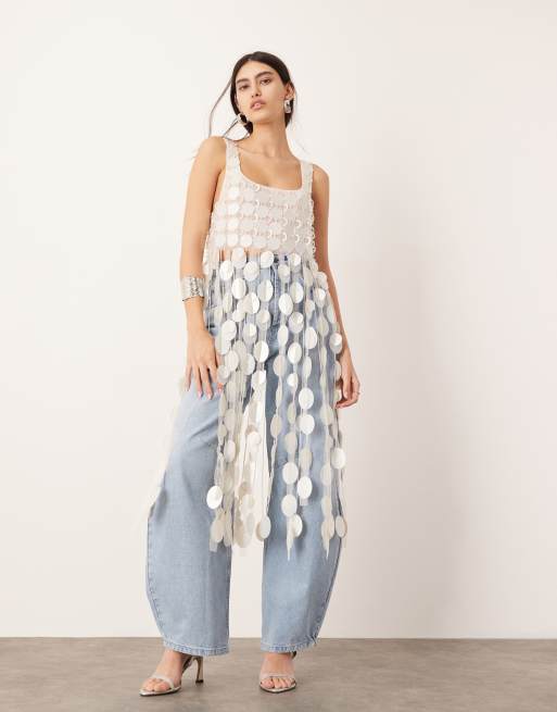 ASOS Edition – Biały futurystyczny cekinowy krótki top z frędzlami 3D