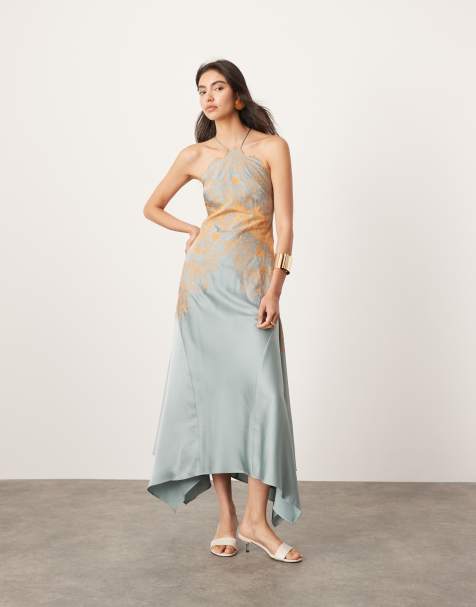 ASOS EDITION – Blå, broderad midiklänning i satin med spets, halterneck och ojämn fåll - view 1