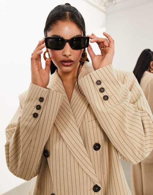 ASOS EDITION - Blazer style masculin d'ensemble à fines rayures et double boutonnage - Taupe