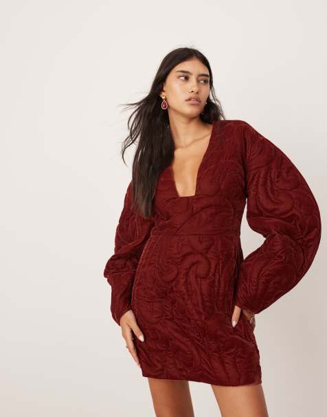 ASOS Edition – Bordowa sukienka mini z pikowanego aksamitu z głębokim dekoltem, ozdobnymi rękawami i haftowanym wzorem - view 1