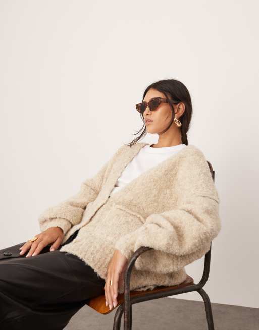ASOS Edition - Cardigan super oversize in maglia bouclé color avena