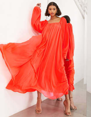 ASOS EDITION - Chiffon-Maxikleid in leuchtendem Korallenrot mit eckigem Ausschnitt-Orange