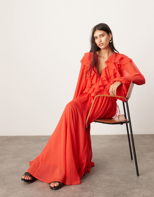 ASOS EDITION – Chiffon-Maxikleid in Rot mit ungesäumten Kanten, Rüschen und Tunnelzug in der Taille , 4 von 4