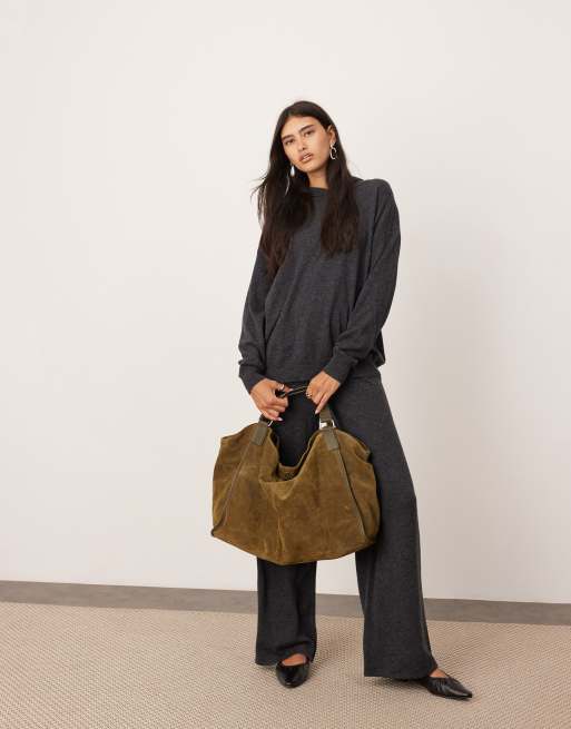 ASOS EDITION - Coordinato premium in misto cashmere color antracite composto da maglione con cappuccio e pantaloni a fondo ampio