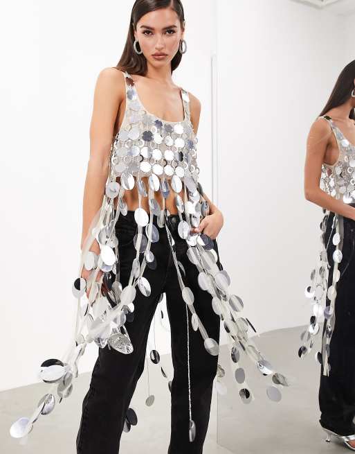 ASOS EDITION - Crop top style futuriste à sequins avec ourlet à franges - Argenté