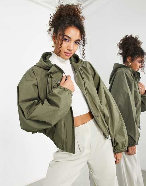 Cropped coats with store hood